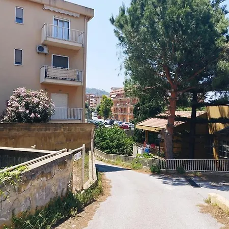La Rocca Guest