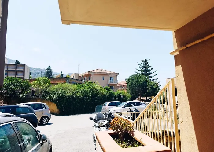 La Rocca Guest * تْشيفالو